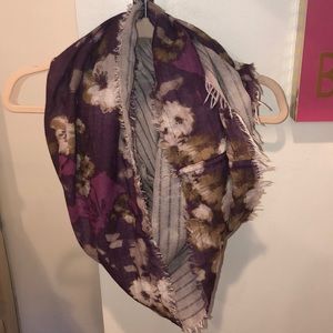 simply vera wang infinity scarf!